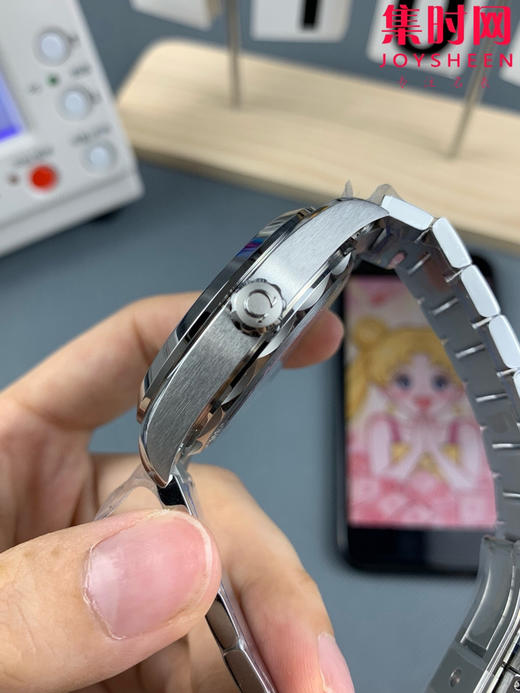 VS欧米茄海马世界时系列 VS海马世界时深海之蓝 蓝海马 海马世界时钢带款 男士腕表 表径43mm Aqua Terra 世界时腕表 商品图4