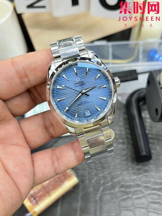 欧米茄VS海马150米系列 75周年纪念版 夏日蓝 湖蓝海马 密底海马 6点位日历 Aqua Terra 150米腕表 8900一体机 男士腕表 表径41mm 商品图2