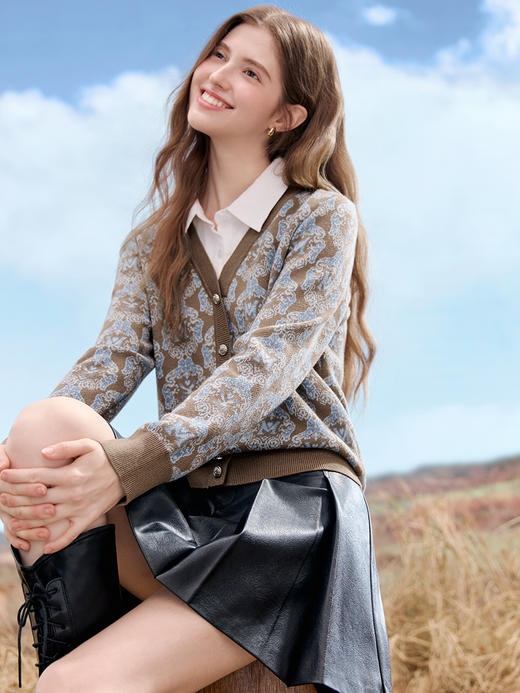 【百图lulu定制】【青花瓷假两件套】 复古 软糯  假两件  套头针织衫 商品图0