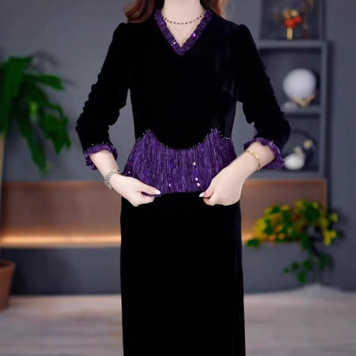 QYM 金丝绒拼接裙修身V领长袖假两件连衣裙 商品图3