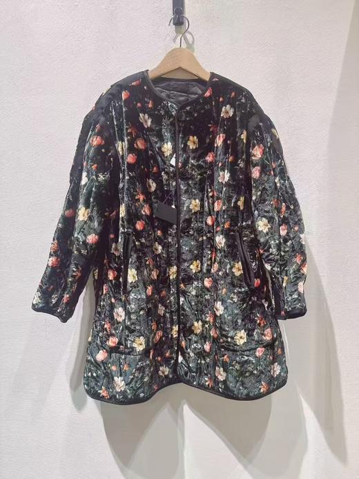 女款花卉圆领系扣外套 商品图0