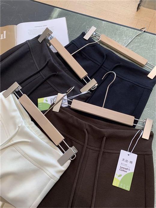 巨好穿高腰微喇神仙裤！塑形能手！小翘臀警告！✅弹力面料+高腰段稳固收腹，勾勒腰臀曲线 ✅适配所有腿型，一秒穿出大长腿！提臀+高腰收腹+显瘦+显腿直，多位一体！ 商品图2