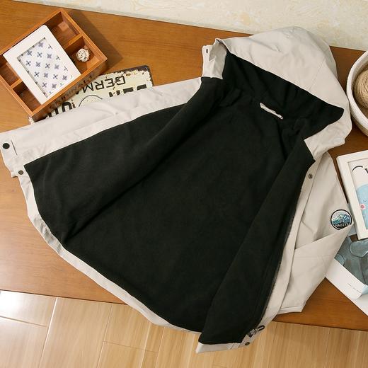 点此购买 120-165哈吉斯秋冬季中大童口袋款冲锋服秋冬款风衣外套 gl 332963 商品图12