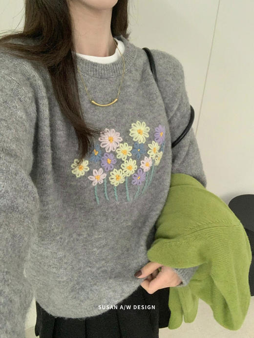 2025韩系温柔手工立体钩花质感保暖套头毛衣！女秋冬新款宽松上衣！ 商品图4