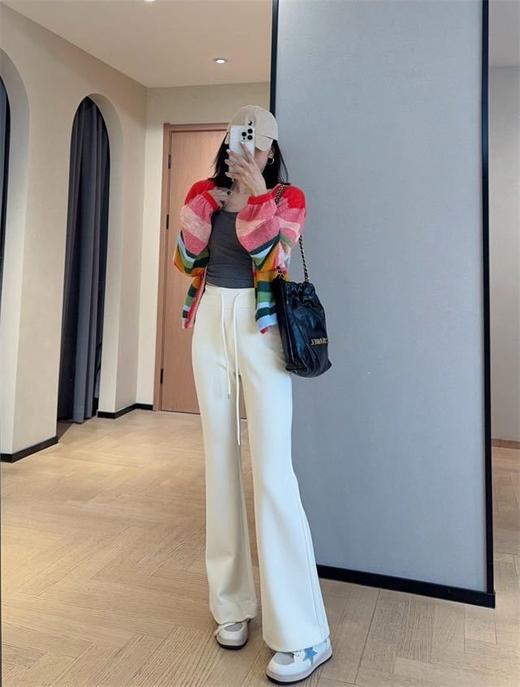 巨好穿高腰微喇神仙裤！塑形能手！小翘臀警告！✅弹力面料+高腰段稳固收腹，勾勒腰臀曲线 ✅适配所有腿型，一秒穿出大长腿！提臀+高腰收腹+显瘦+显腿直，多位一体！ 商品图4