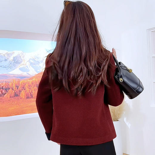 QYMLRX-L2553-Y羊毛呢外套女装短款2025年秋冬季新款翻领单排扣厚款呢子上衣 商品图2