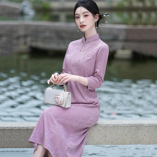 SC22303紫色显瘦妈妈装国风新中式秋季长袖旗袍2025新款女复古连衣裙秋冬 商品图4