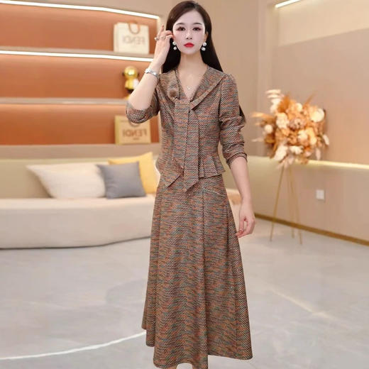 QYM 妈妈时尚套装长袖V领围巾两件套连衣裙 商品图1