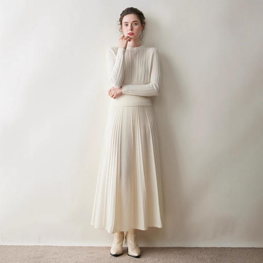 「高货qj」全新升级【铂金会员349/天猫469/差价120】(64659)洛诗琳气质圆领羊绒衫2025秋冬新款修身显瘦亲肤保暖毛衣 商品图4