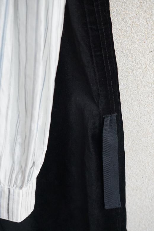 SUSURI 天鹅绒v领无袖连衣裙 商品图11