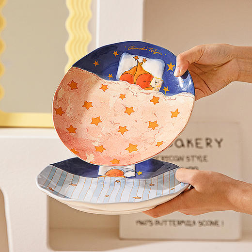 摩登主妇星星人餐具盘子菜盘家用2025新款陶瓷早餐甜品盘漂亮餐盘 商品图0