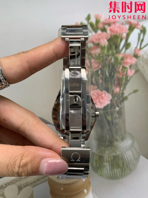 欧米茄VS海马150米系列 大黄蜂 3点位日历 Aqua Terra 150米腕表 8508一体机 男士腕表 表径41.5mm 商品图6