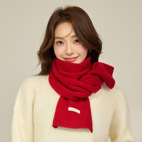 【保暖服饰 丨秋冬新款男女时尚围巾】 面料柔软亲肤，经典色系简约百搭，无论搭配大衣毛衣或者羽绒服都很有氛围感，长款围巾160*22cm ，多款可选