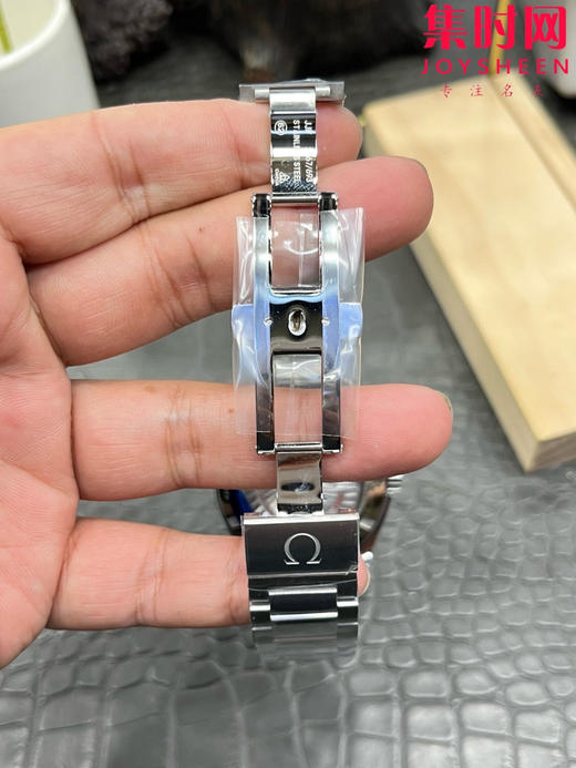 欧米茄VS海马150米系列 大黄蜂 3点位日历 Aqua Terra 150米腕表 8508一体机 男士腕表 表径41.5mm 商品图7