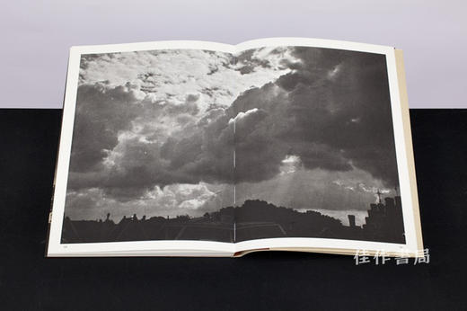 Willink's Clouds Above The Rijksmuseum / 维林克的云：荷兰国家博物馆上空 商品图4