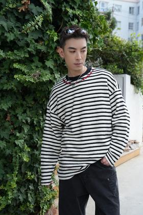 W532864347条纹花朵圆领卫衣