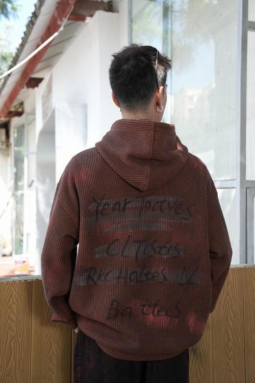 W542565131手绘字母帽衫卫衣 商品图3