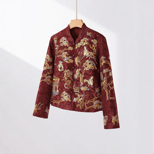 丁摩 春秋金绣瑞兽祥纹与亭台松枝交织的传统雅韵外套5ZF-76022 商品图4