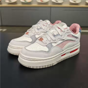 李宁女子春季板鞋AGCU032-1