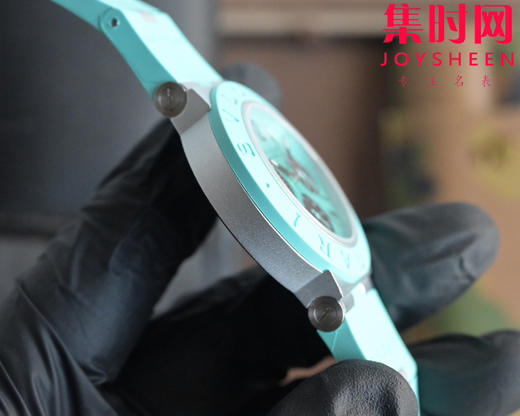 宝格丽Aluminium系列 以"铝+橡胶"的创新材质组合重新定义奢华运动 男士腕表 表径40mm 商品图5