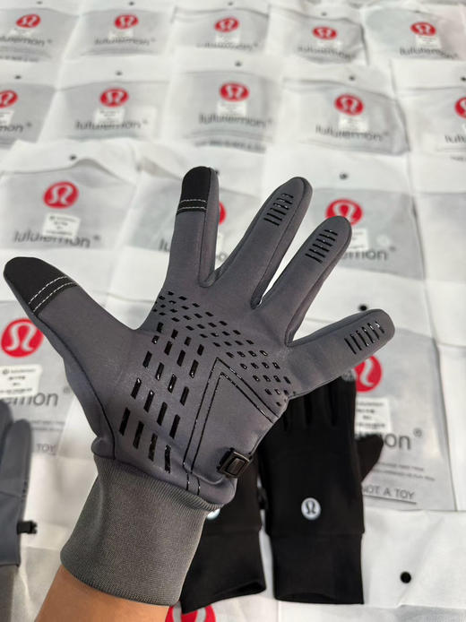 原单正品露露秋冬最新款极地专业系列全功能防水防风保暖触屏情侣款手套，两个色，男女款。 商品图3