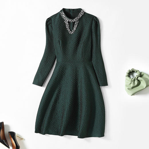 丁摩 秋季新款女装半高领镂空重工钉珠气质收腰纯色九分袖连衣裙5ZF-73743 商品图4