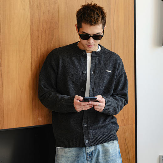 徐太浪【683g混纺毛绒感】扣子开衫毛衣男秋冬宽松休闲针织衫外套 商品图3