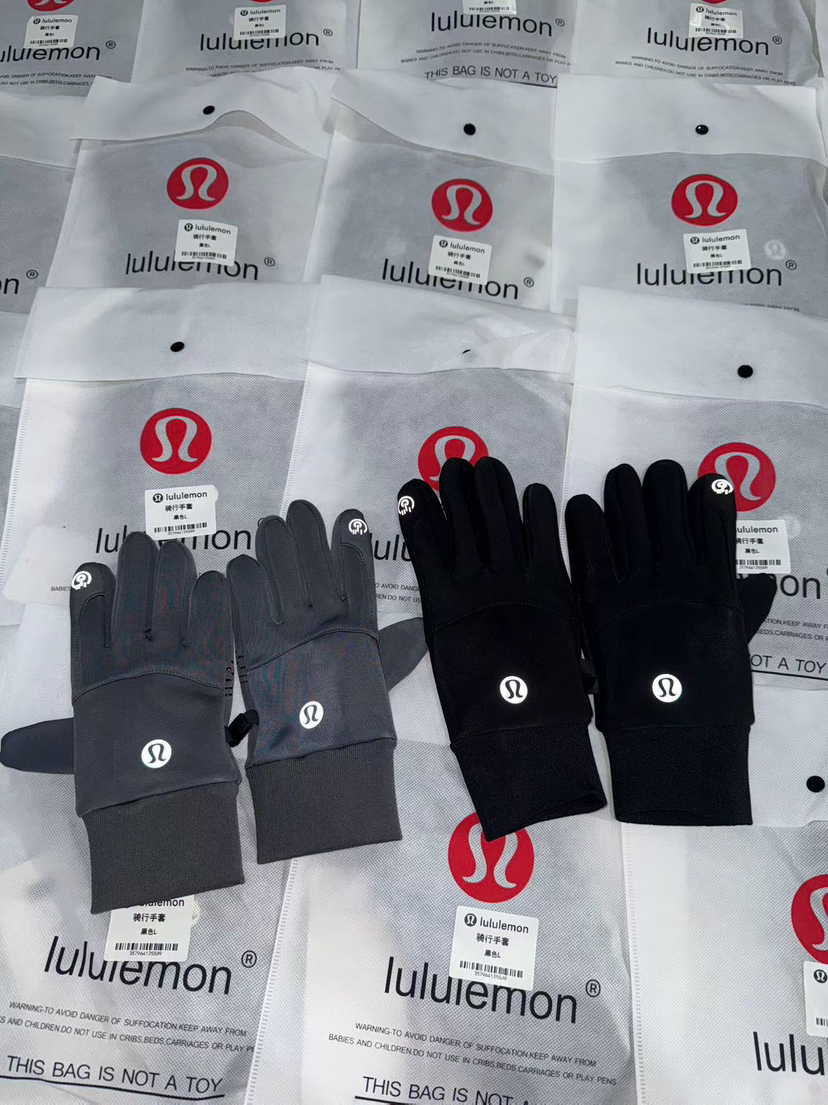 原单正品露露秋冬最新款极地专业系列全功能防水防风保暖触屏情侣款手套，两个色，男女款。