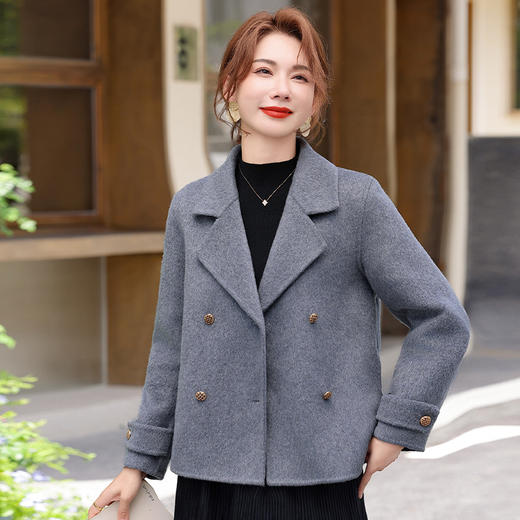 Q1138妈妈装洋气高贵含毛外套秋冬2025新款减龄显瘦中年女装毛呢女装潮 商品图3