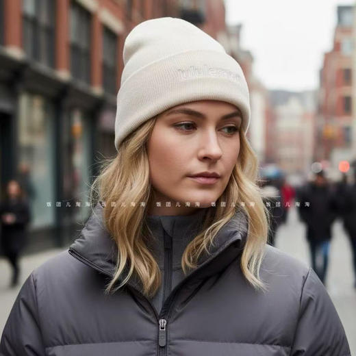 25新款原单正品 LULU 45%羊毛🦙针织帽子。三个颜色   秋冬氛围感的重要单品！
凹造型必备单品！男女都能戴 商品图10