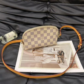 LV 白棋盘格 手拿 化妆包