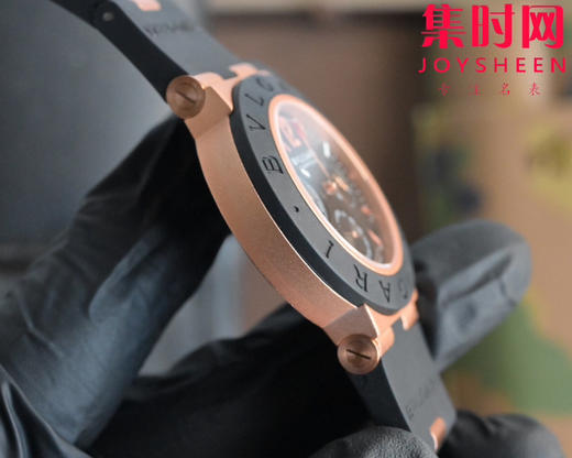 宝格丽Aluminium系列 以"铝+橡胶"的创新材质组合重新定义奢华运动 男士腕表 表径40mm 商品图5