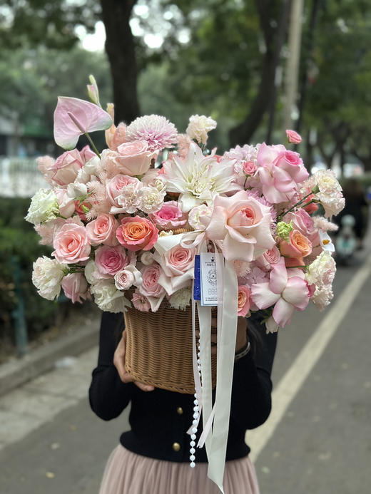 粉色系圆形纯花花篮 商品图0