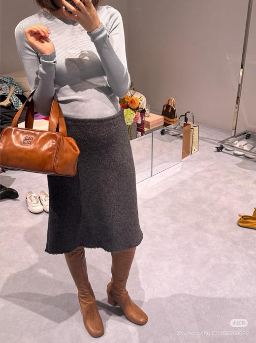 1019-2 miu绢丝修身打底长袖衫 167/138穿42，弹力很大 商品图5