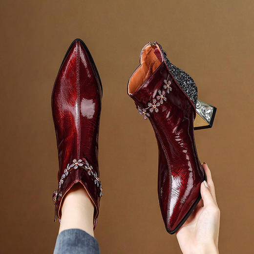 【预售5天】秋冬新款头层牛皮马丁靴女短靴粗跟尖头酒红色时尚超洋气女靴XME&898-806 商品图2