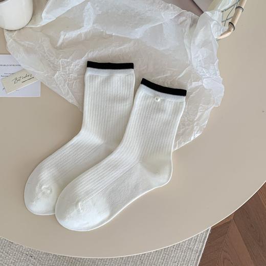 分镜头秋冬新款袜子女珍珠装饰新款中筒ins潮流棉袜（不单卖，3双起售） 商品图4