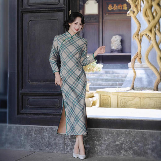 WC9362 新式旗袍2025秋冬款中国风优雅气质长款平绒显瘦修身连衣裙菱格 商品图2