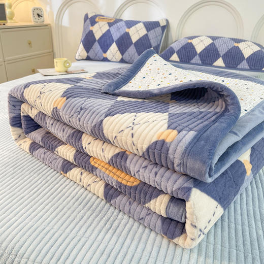 【冬季加厚牛奶绒床盖三件套】双面水晶加绒夹棉床单榻榻米保护垫铺盖 商品图2