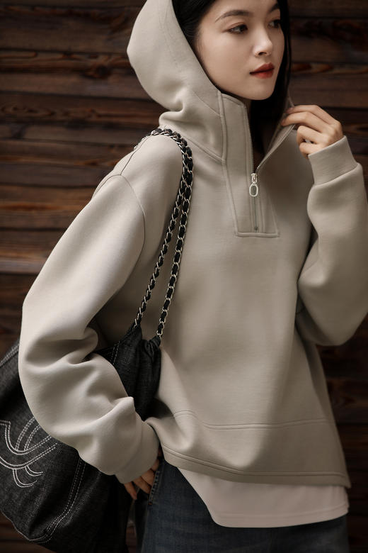 南油高货❗时尚博主人手一件！【梅茵凯琳Meline Kaylin空气层假两件连帽卫衣】减龄慵懒美感穿搭❗高级又自在❗✅进口空气层面料，蓬松柔软！✅宽松H型廓形，包容性极好，不挑身材藏肉显瘦 商品图8