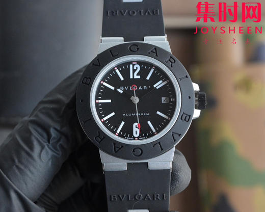 宝格丽Aluminium系列 以"铝+橡胶"的创新材质组合重新定义奢华运动 男士腕表 表径40mm 商品图0