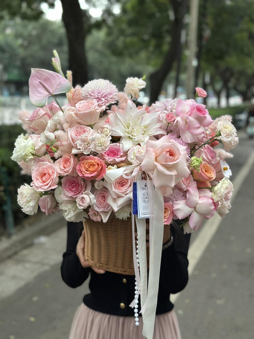 粉色系圆形纯花花篮 商品图1