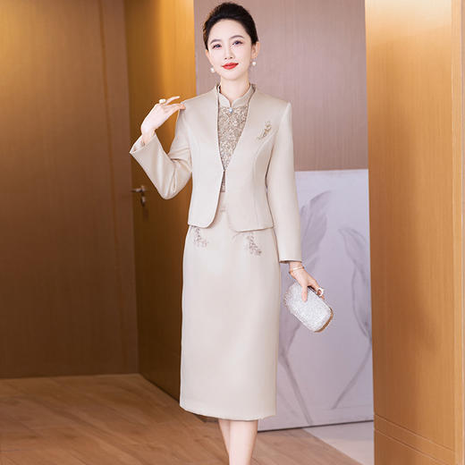 LC 2548蕾丝绣花两件套可穿端庄优雅显年轻 商品图1