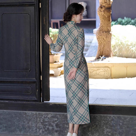 WC9362 新式旗袍2025秋冬款中国风优雅气质长款平绒显瘦修身连衣裙菱格 商品图3