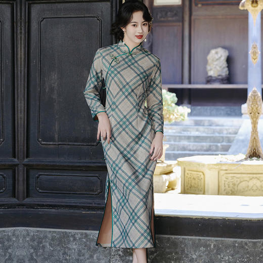 WC9362 新式旗袍2025秋冬款中国风优雅气质长款平绒显瘦修身连衣裙菱格 商品图0