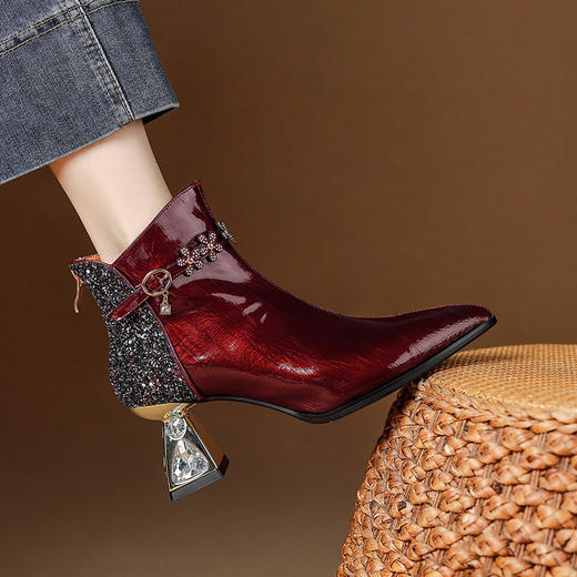 【预售5天】秋冬新款头层牛皮马丁靴女短靴粗跟尖头酒红色时尚超洋气女靴XME&898-806 商品图0