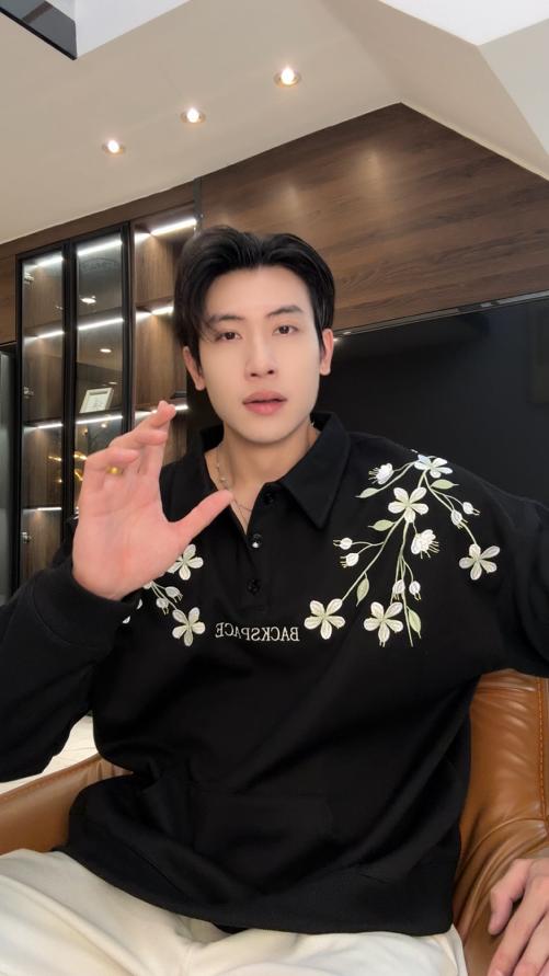 9602SDSA男士秋冬新款痞帅男装潮牌简约刺绣花卉polo领卫衣百搭时尚 商品图0