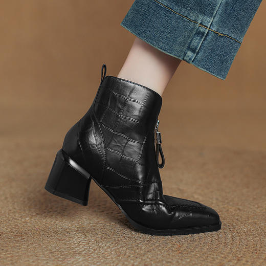 【预售5天】美拉德真皮方头复古气质短靴秋冬新款粗中跟显瘦女英伦风靴子HP&A2616-3 商品图3