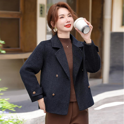 Q1138妈妈装洋气高贵含毛外套秋冬2025新款减龄显瘦中年女装毛呢女装潮 商品图2