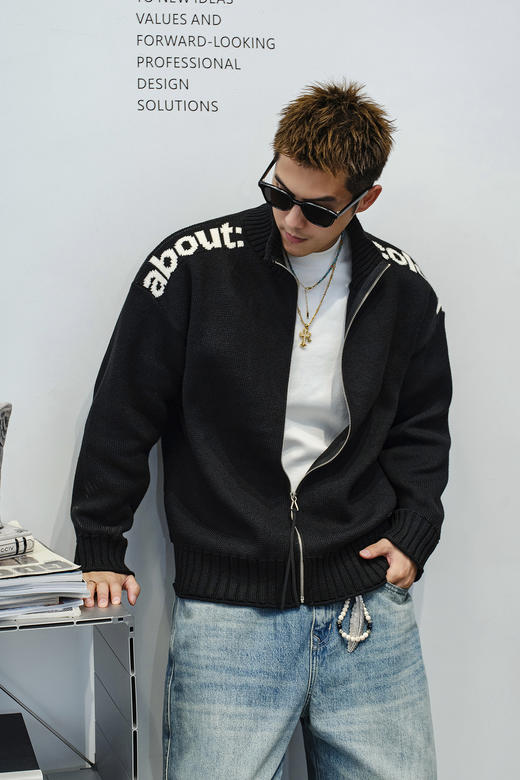 徐太浪【913g重磅 字母提花】黑色开衫毛衣男春秋休闲针织衫外套 商品图4