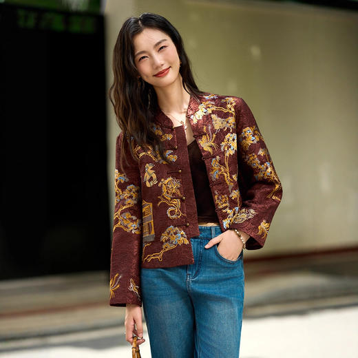 丁摩 春秋金绣瑞兽祥纹与亭台松枝交织的传统雅韵外套5ZF-76022 商品图0